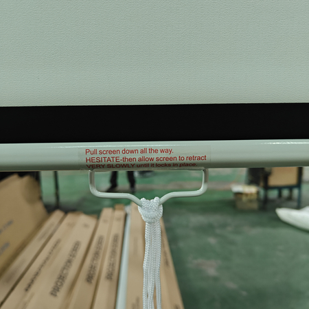 Zestaw ekran reczny 4K HD z uchwytem sufitowym do projektora