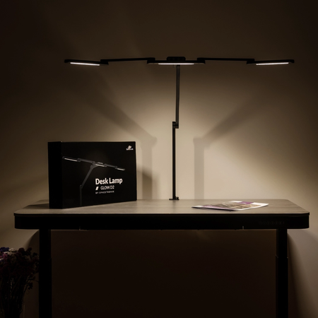 Zestaw ergonomiczny biurko Moris SPEO121 120x60 krzeslo Spiro lampa Glow D2