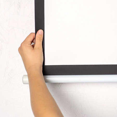 Ekran projekcyjny zwijany ręcznie 84" 16:9 biały